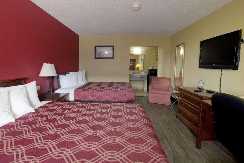 Econo Lodge Town Center 4