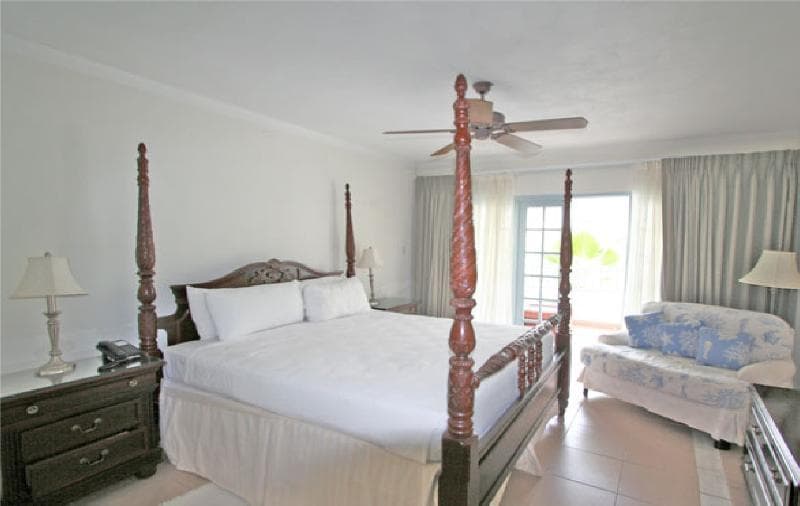 Savannah Beach Club 5