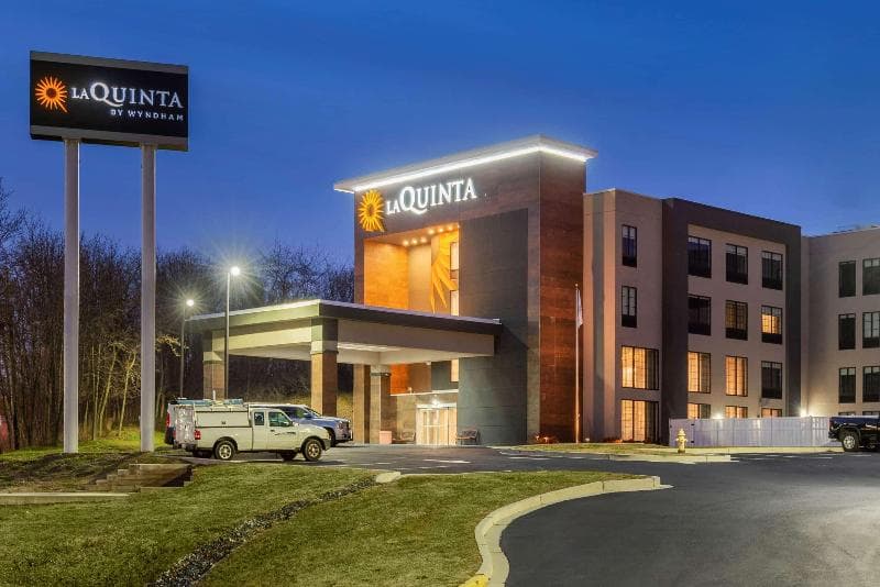 La Quinta Inn & Suites by Wyndham Aberdeen-APG 3