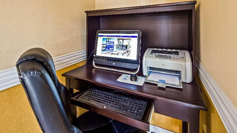 Surestay Plus Hotel By Best Western Alvin photo 1
