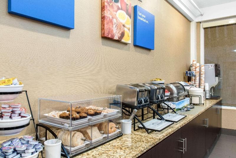 Comfort Inn Airport 2