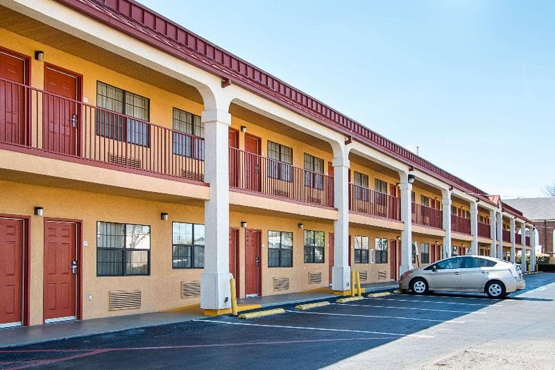 Quality Inn 4
