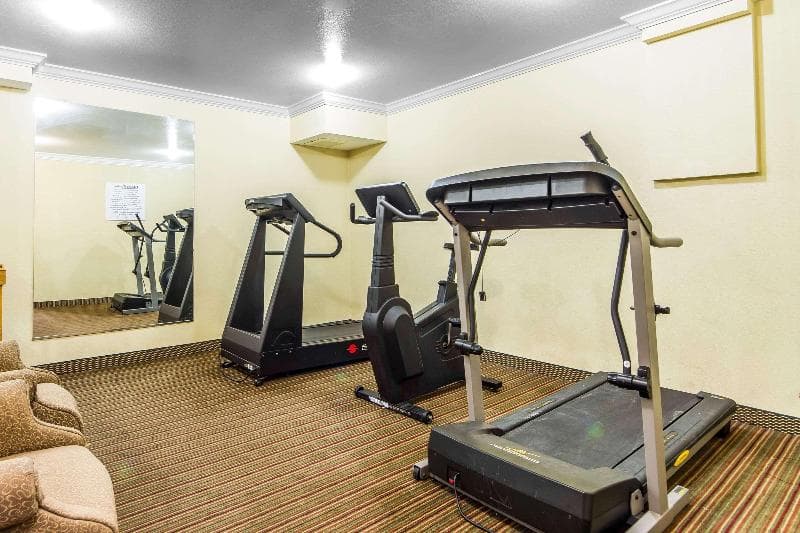 Rodeway Inn & Suites 2