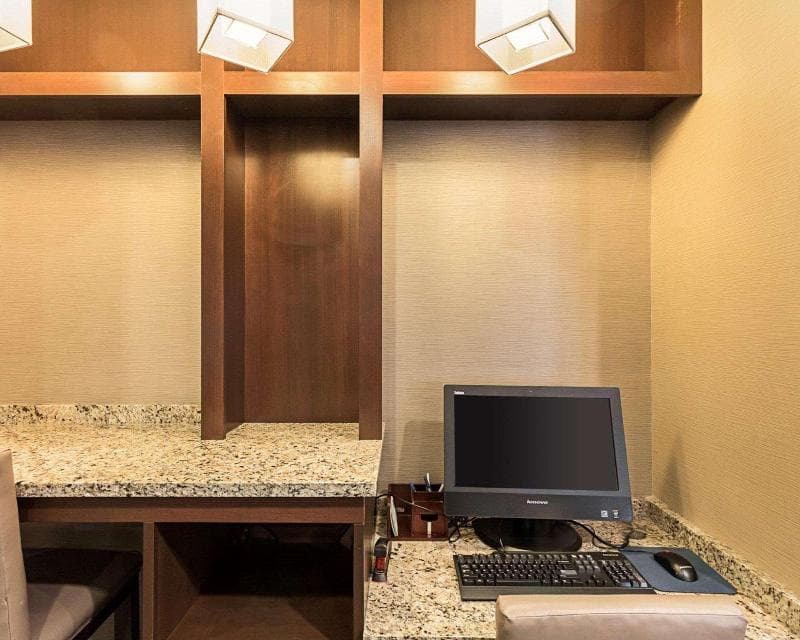 Comfort Inn East Wichita photo 1