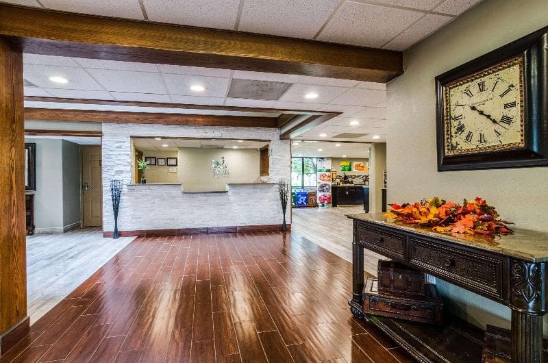 Quality Inn & Suites Winfield 5