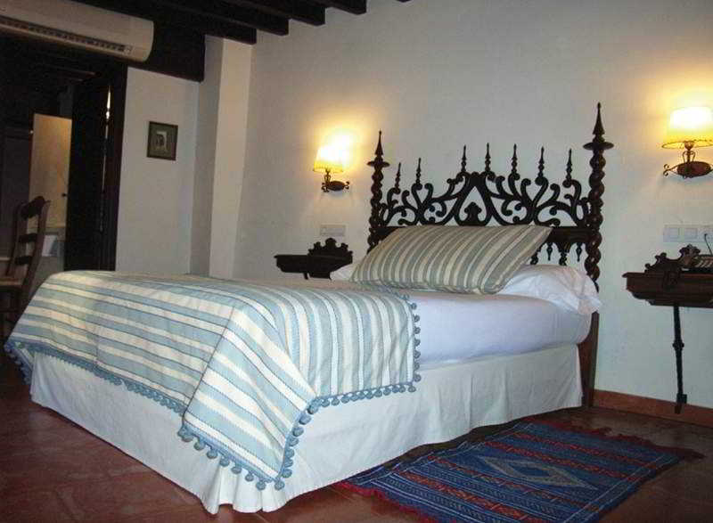 Room Mate Migueletes 4