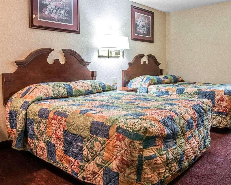 Rodeway Inn 4