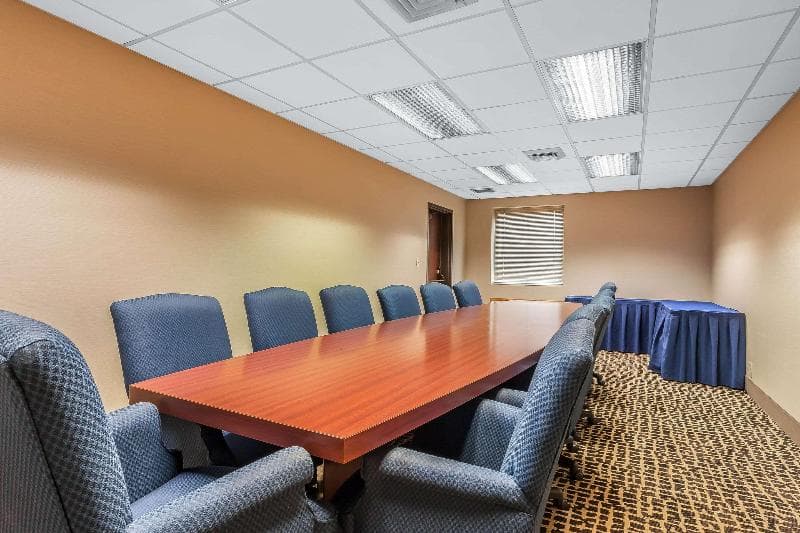Comfort Inn Cleveland Airport 3