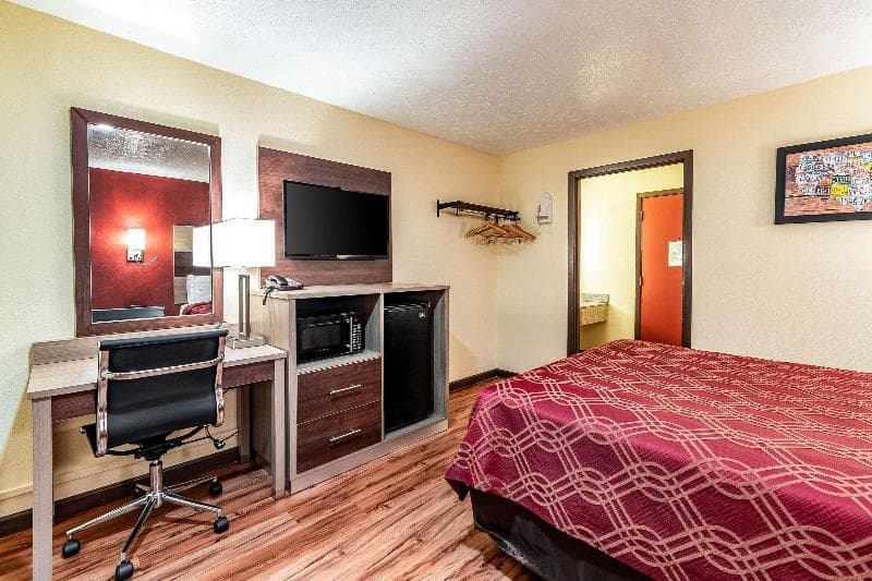 Econo Lodge Worthington photo 1