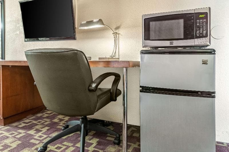 Econo Lodge Zanesville 3