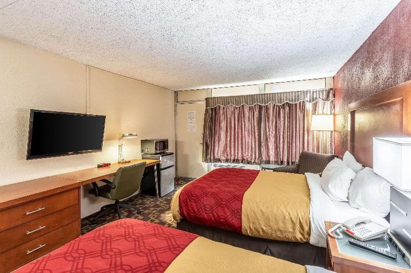 Econo Lodge Zanesville 4
