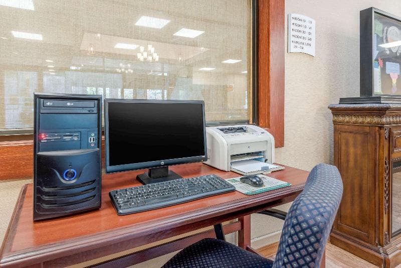 Quality Inn & Suites Zanesville 1