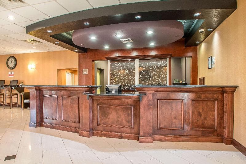 Clarion Inn Elmhurst 4