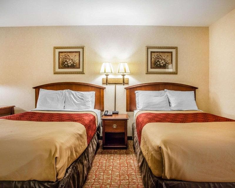 Econo Lodge 2