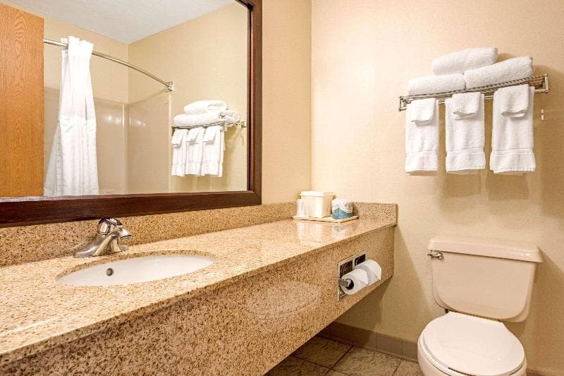 Quality Inn New Castle 4