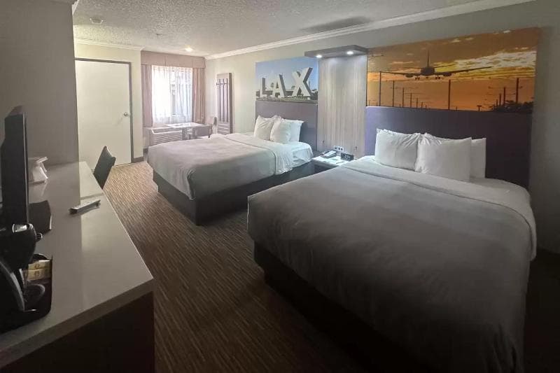 Quality Inn & Suites Los Angeles Airport - LAX 5