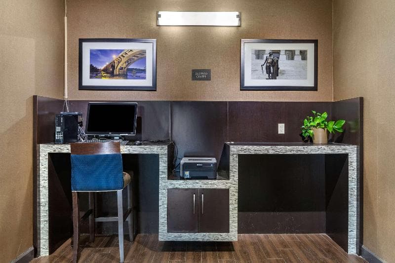 Comfort Inn 3