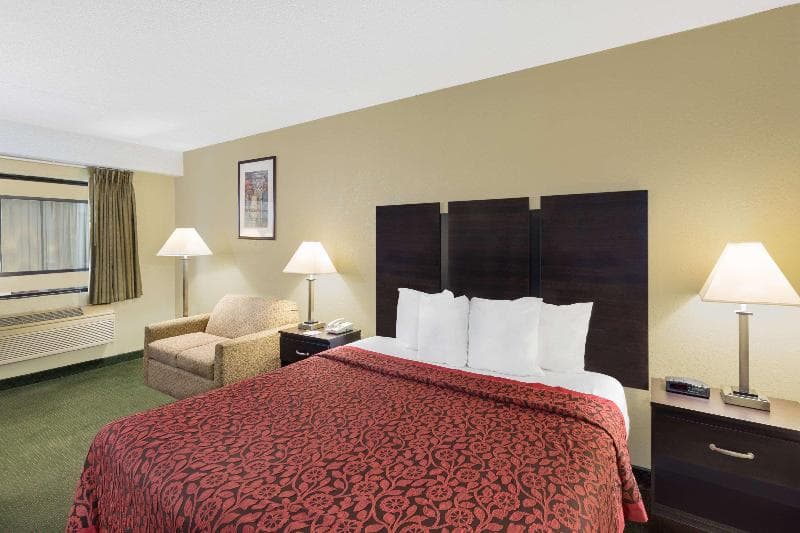 Days Inn & Suites By Wyndham Columbia Airport 5