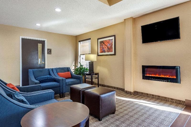 Comfort Inn Clinton 4