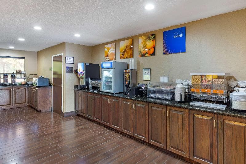 Comfort Inn Clinton 2