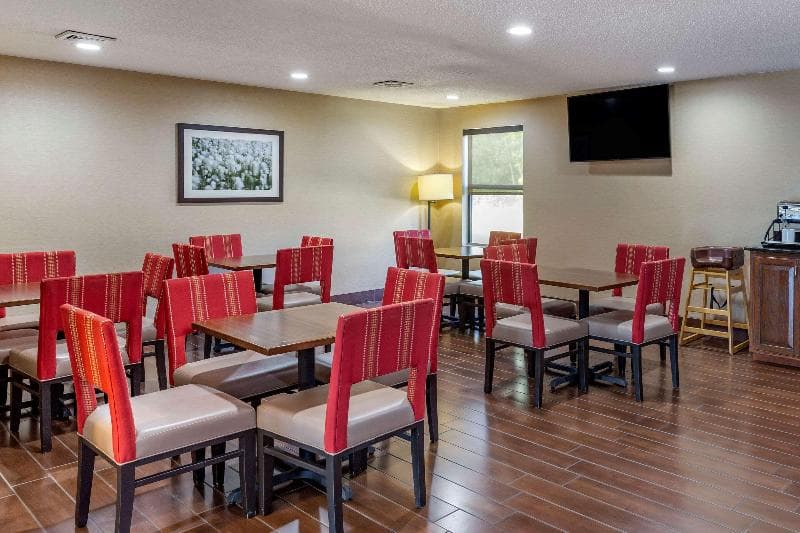 Comfort Inn Clinton 5