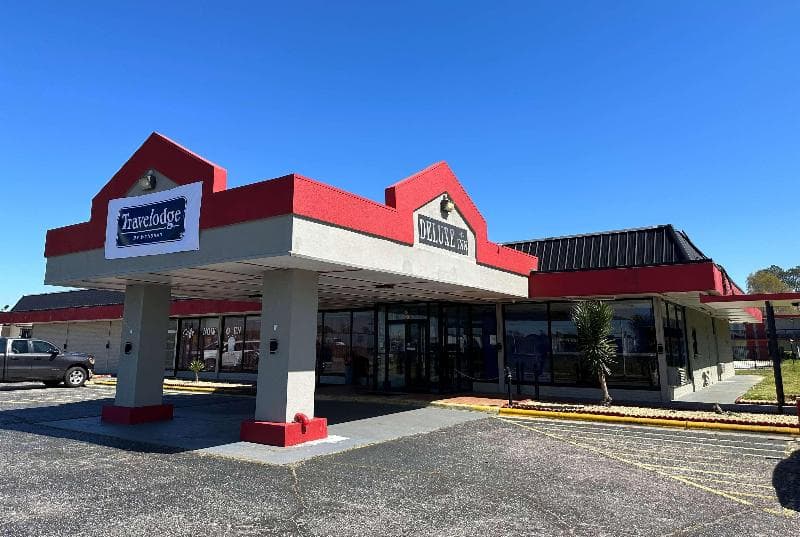 Travelodge By Wyndham Lumberton 3