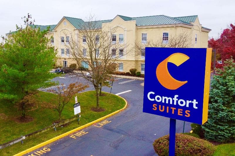 Comfort Suites East Brunswick 2