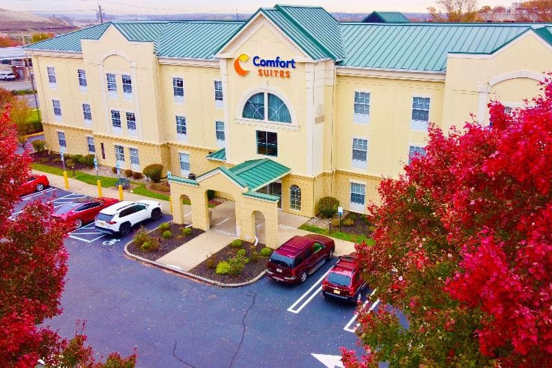 Comfort Suites East Brunswick 3