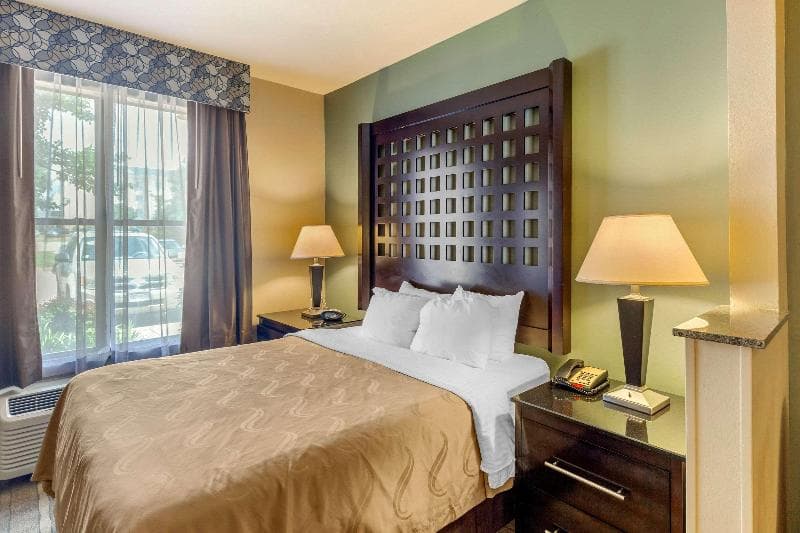 Quality Suites Sherman 2