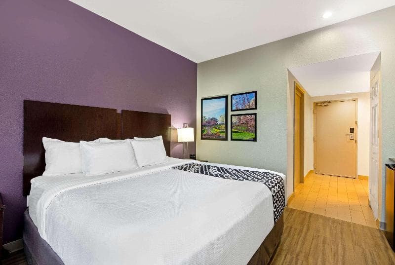 La Quinta Inn & Suites by Wyndham New Cumberland-Harrisburg 5