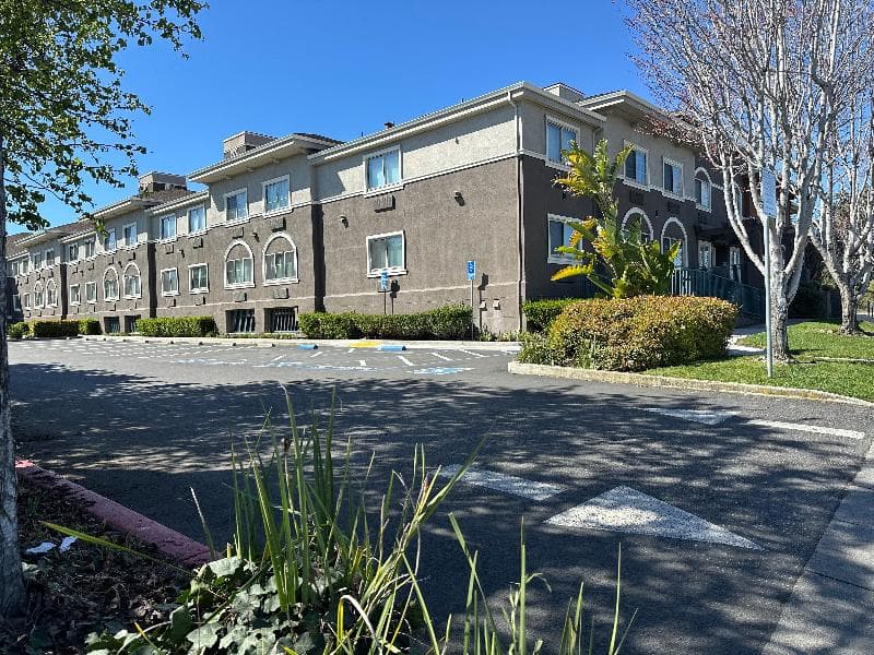 Holiday Inn Express & Suites Mountain View Silicon Valley 5
