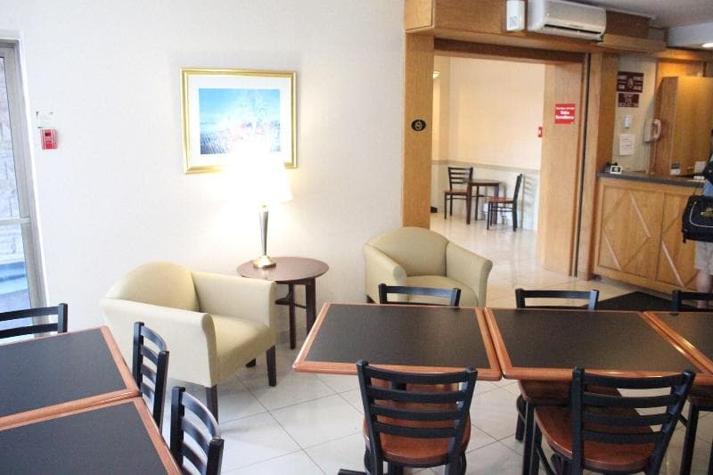 Hotel Des Arts 3