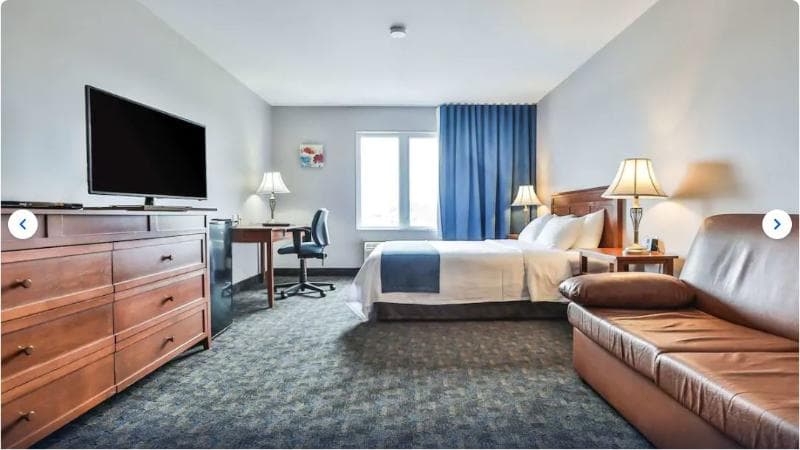 Comfort Inn & Suites 3