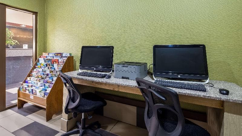 Surestay Plus Hotel By Best Western Blue Springs 1