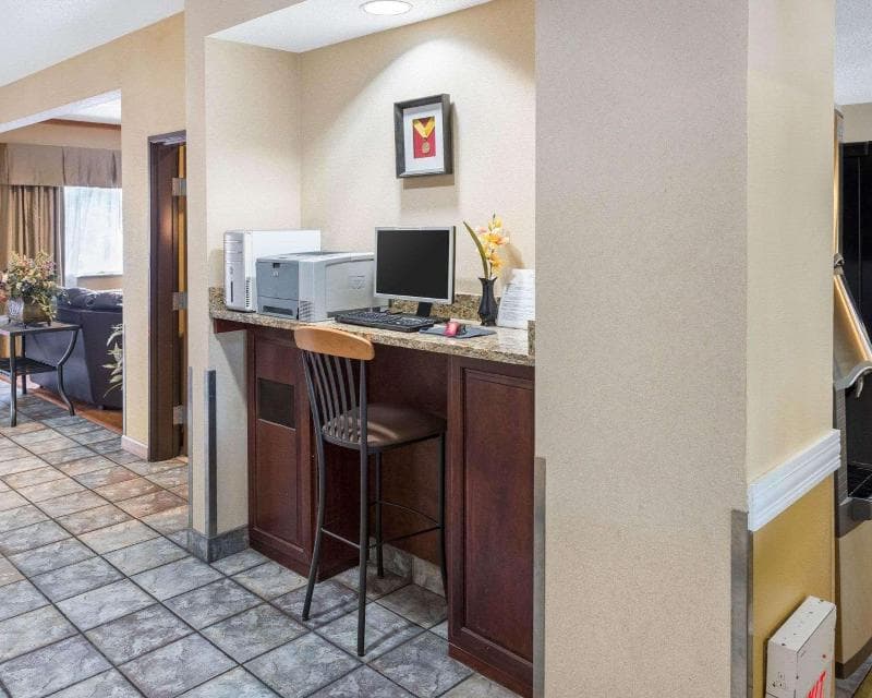 Quality Inn 4