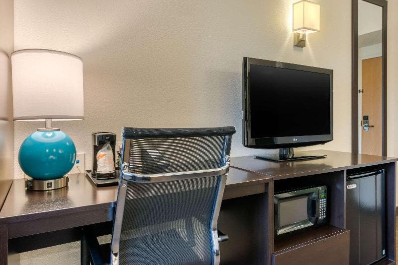 Spot X Hotel - Tampa Bay North main
