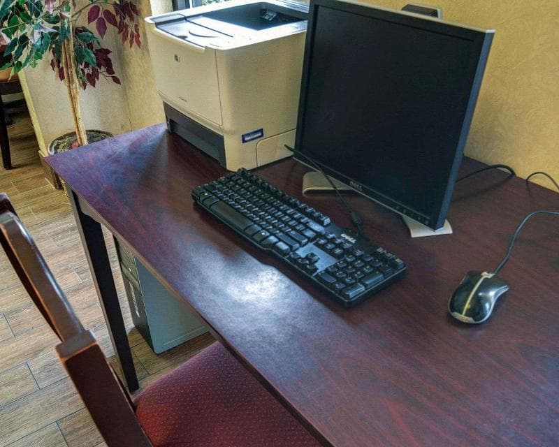 Quality Inn & Suites Pine Bluff photo 1