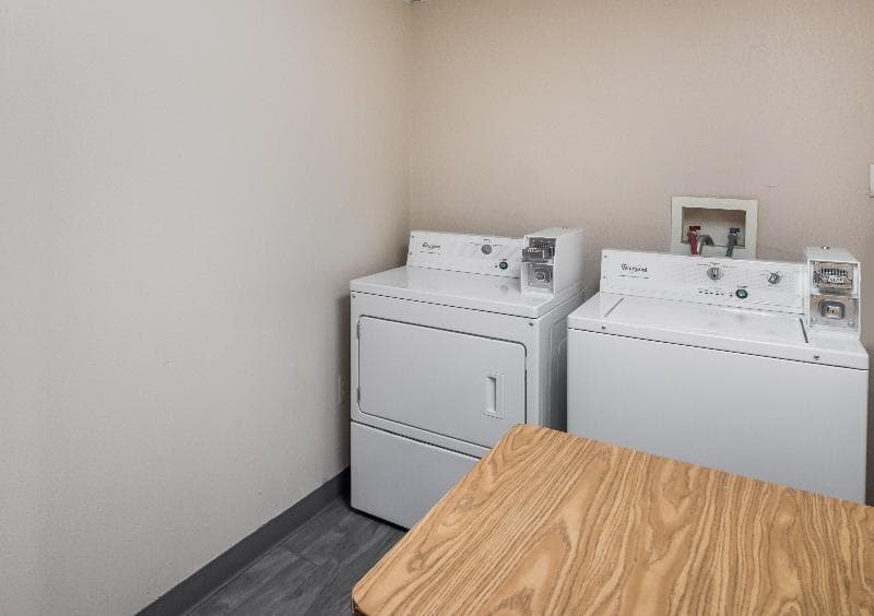 Red Roof Inn & Suites Austin East-Manor photo 1