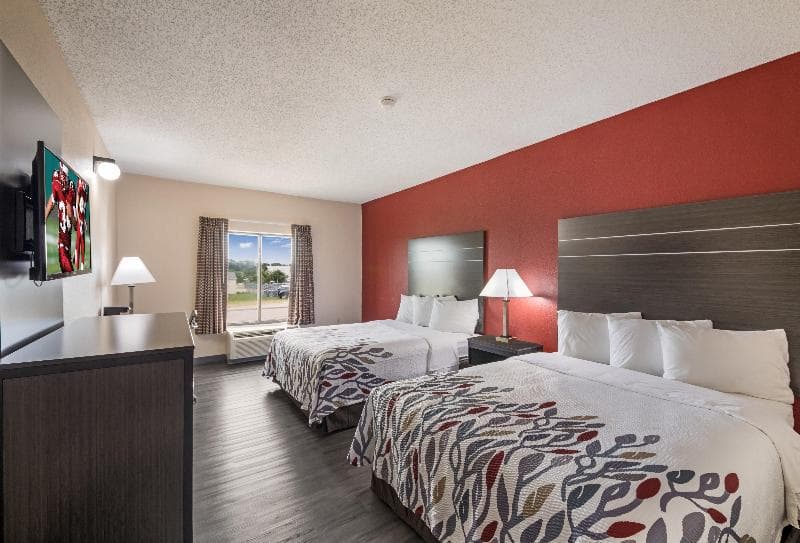 Red Roof Inn & Suites Austin East-Manor 5