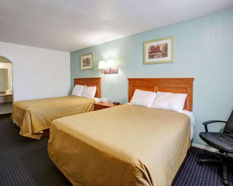 Econo Lodge Temple 2