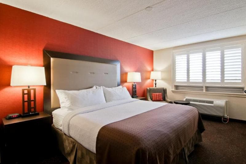 Holiday Inn & Suites St. Catharines Conf Ctr photo 1