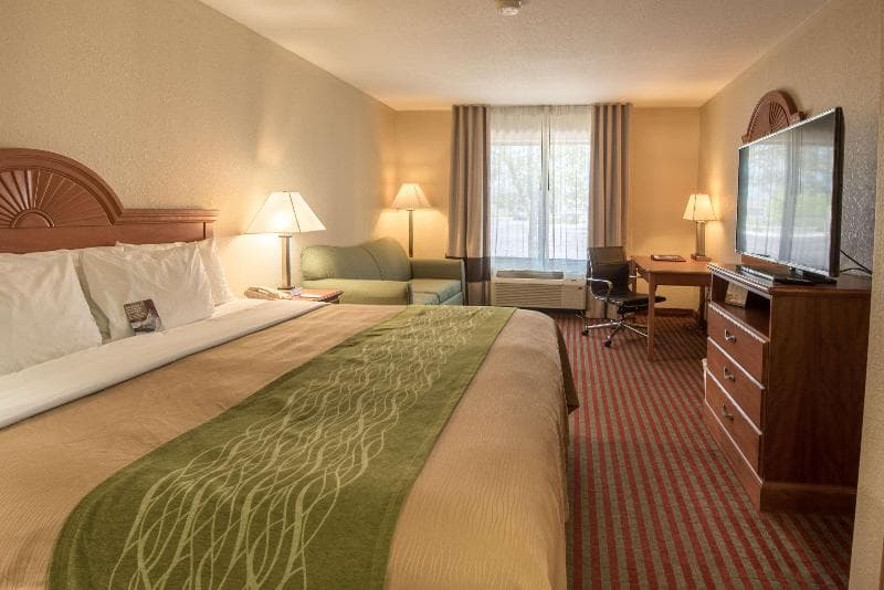 Clarion Pointe Racine - Mount Pleasant photo 1
