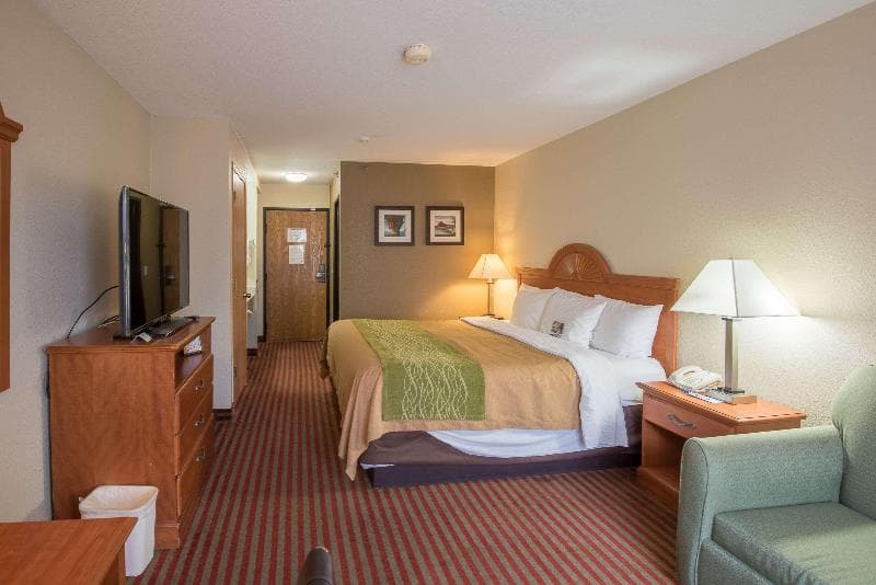 Clarion Pointe Racine - Mount Pleasant 3