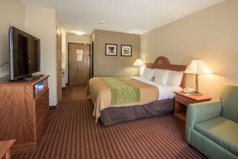Clarion Pointe Racine - Mount Pleasant 4