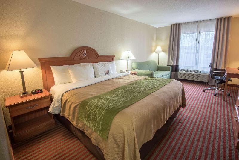 Clarion Pointe Racine - Mount Pleasant 5
