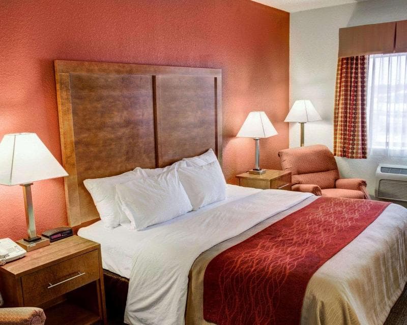 Comfort Inn Greenfield 4