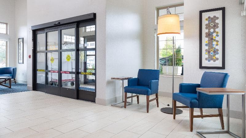 Holiday Inn Express & Suites Hood River 4