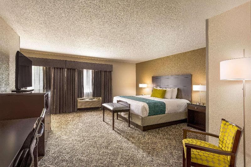 Comfort Inn & Suites photo 1