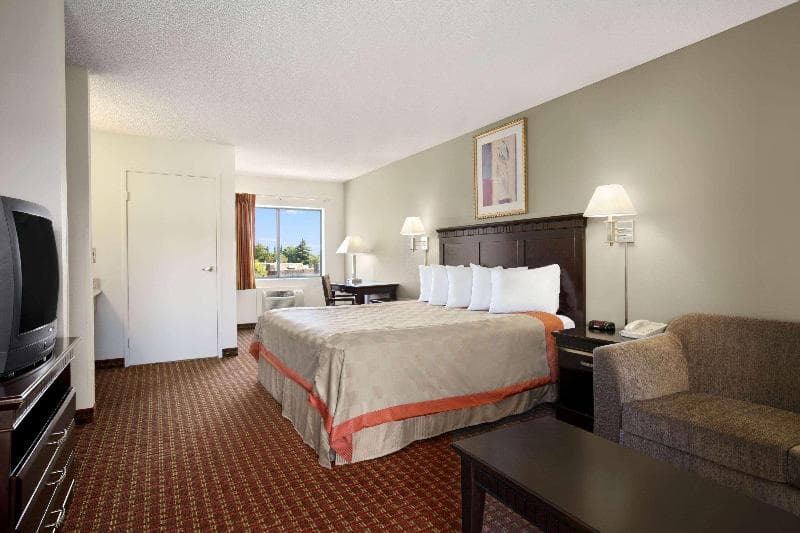 Days Inn & Suites By Wyndham Rancho Cordova 4