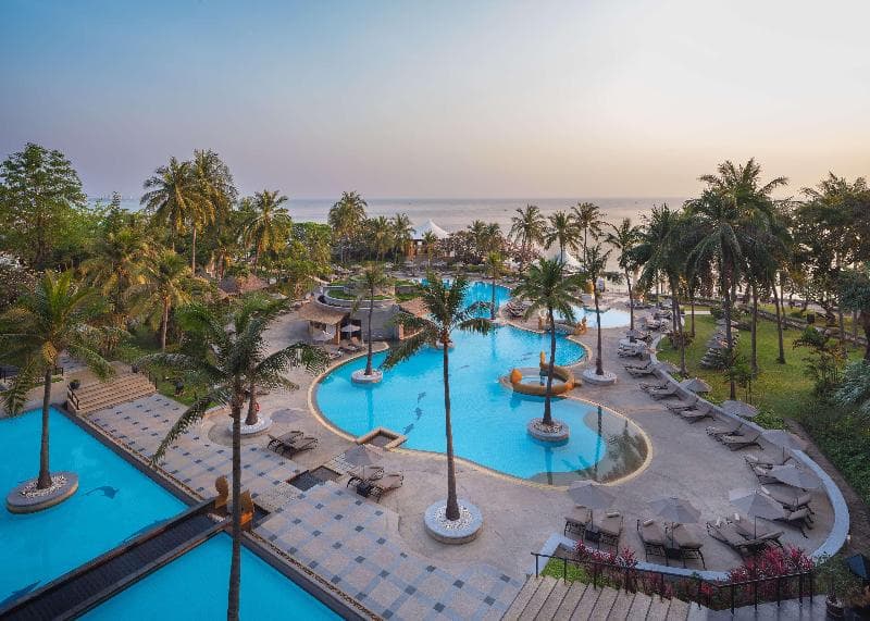 Hilton Hua Hin Resort & Spa 2